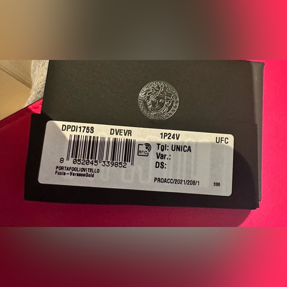 Versace Wallet - Picture 6 of 6